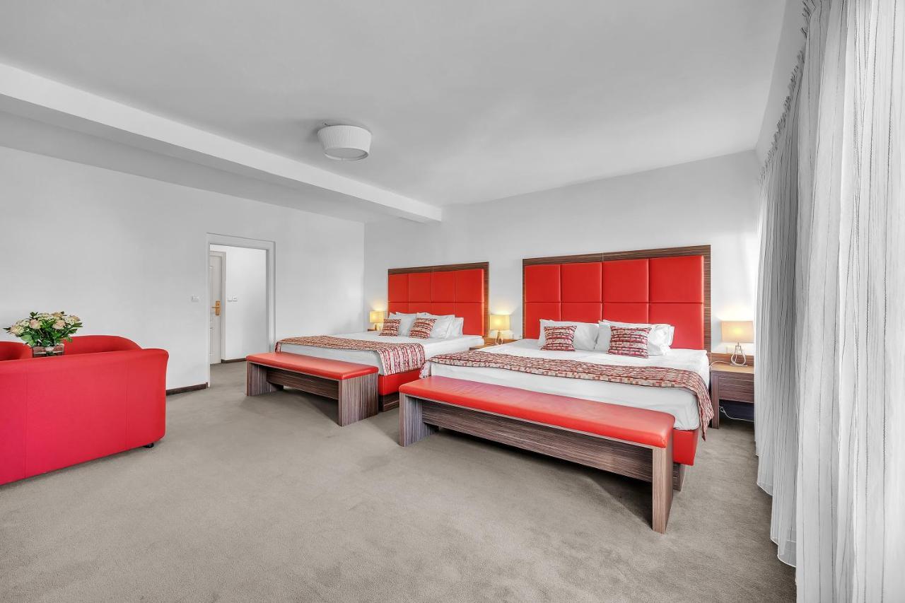 Hotel Nelly Kellys Trutnov Zewnętrze zdjęcie