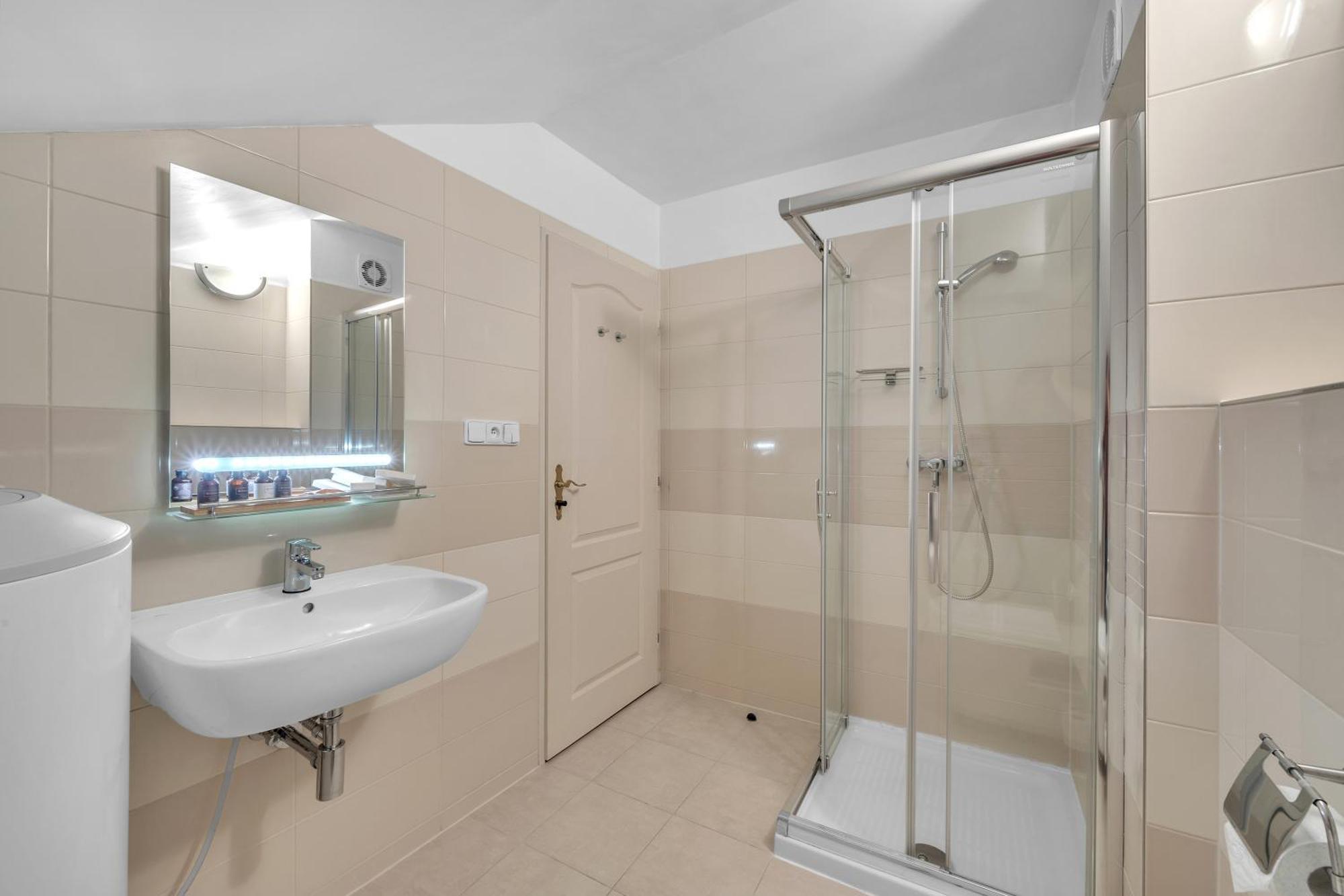 Hotel Nelly Kellys Trutnov Zewnętrze zdjęcie